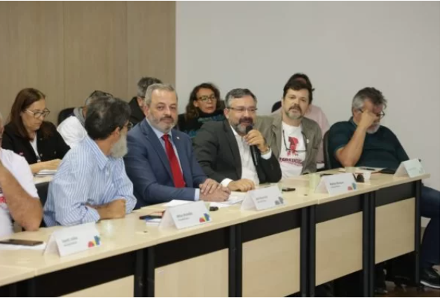 mesa negociacao servidores agosto 23
