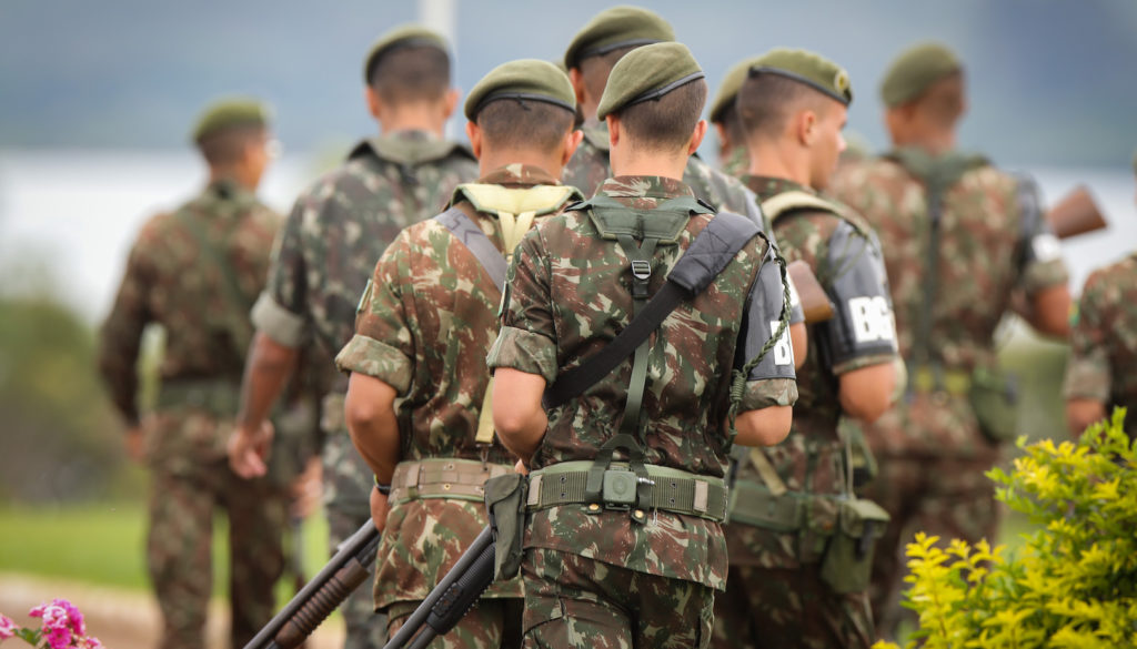 militares