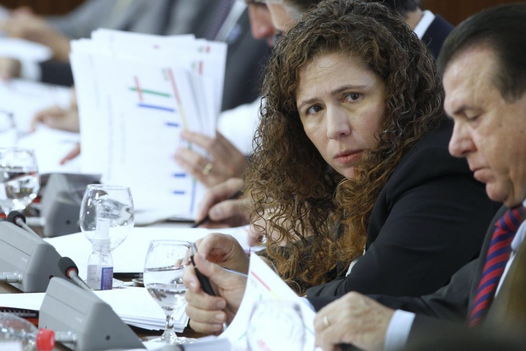 ministra Gestao Esther Dweck negociacoes