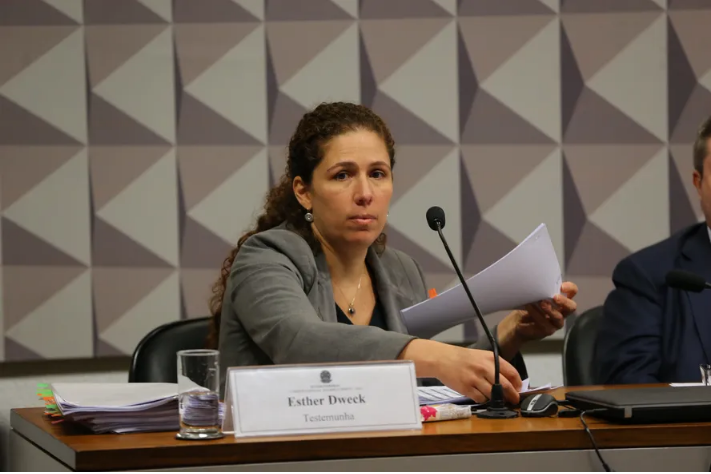 ministra gesto esther dweek