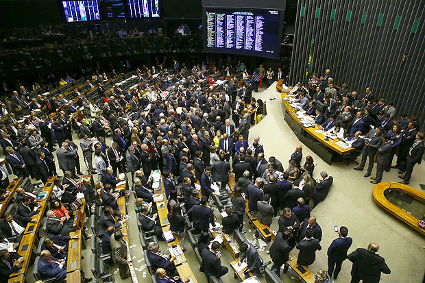reforma politica plenario Camara 22 08 17