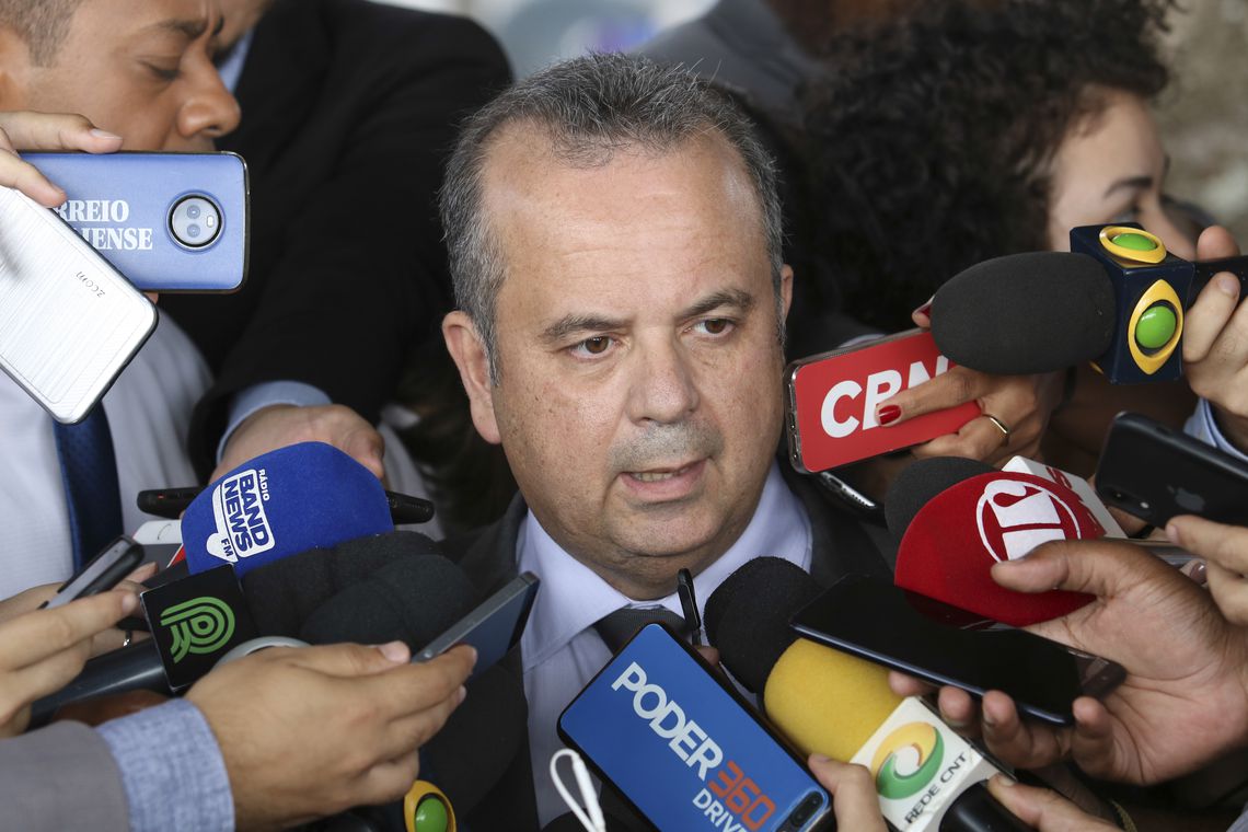 rogerio marinho trabalho domingos feriados